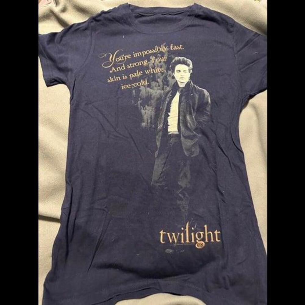 Twilight: Wear Your Love for the Saga with Pride - The Ultimate Fan T-Shirt!